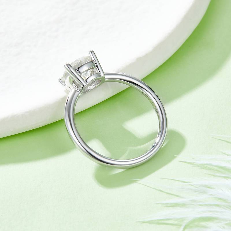 Classic圆形S925银镀白金MoissaniteWomen's Ring2.0ctD级